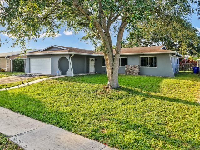 9511 NW 8th Street, Pembroke Pines, FL 33024