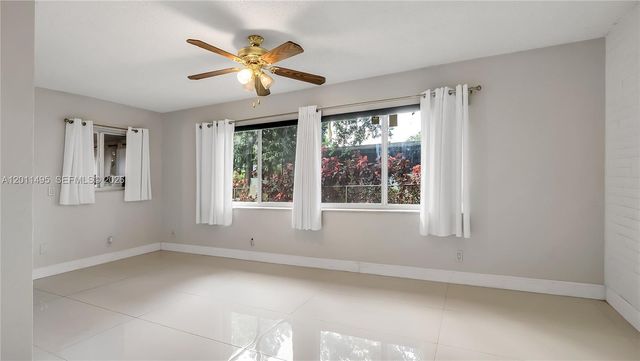 9511 NW 8th Street, Pembroke Pines, FL 33024