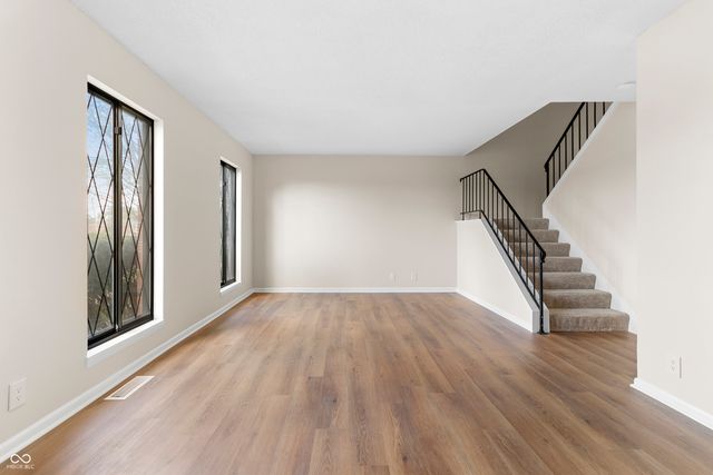 8104 Bromley Place, Indianapolis, IN 46219