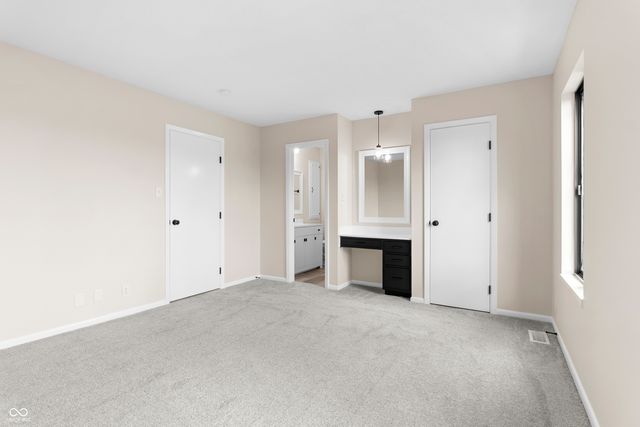 8104 Bromley Place, Indianapolis, IN 46219