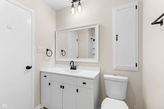 8104 Bromley Place, Indianapolis, IN 46219