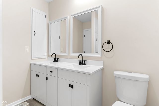 8104 Bromley Place, Indianapolis, IN 46219