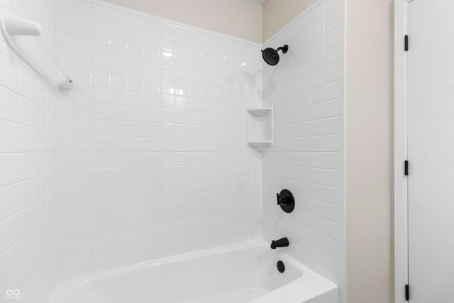 8104 Bromley Place, Indianapolis, IN 46219