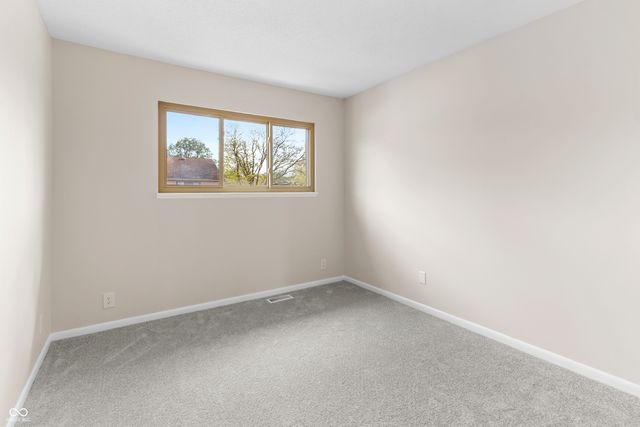 8104 Bromley Place, Indianapolis, IN 46219