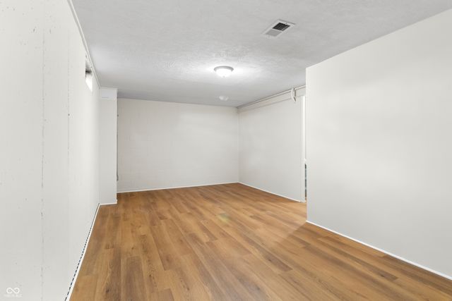 8104 Bromley Place, Indianapolis, IN 46219
