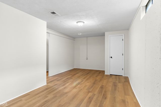 8104 Bromley Place, Indianapolis, IN 46219