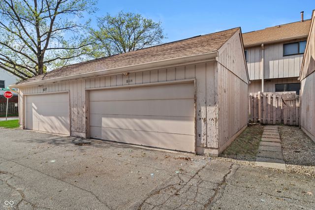 8104 Bromley Place, Indianapolis, IN 46219