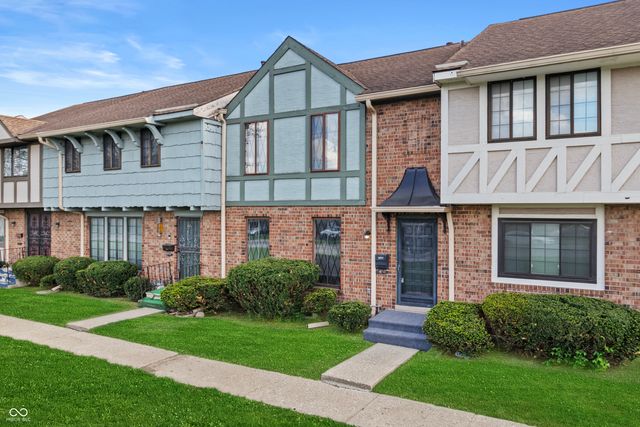 8104 Bromley Place, Indianapolis, IN 46219