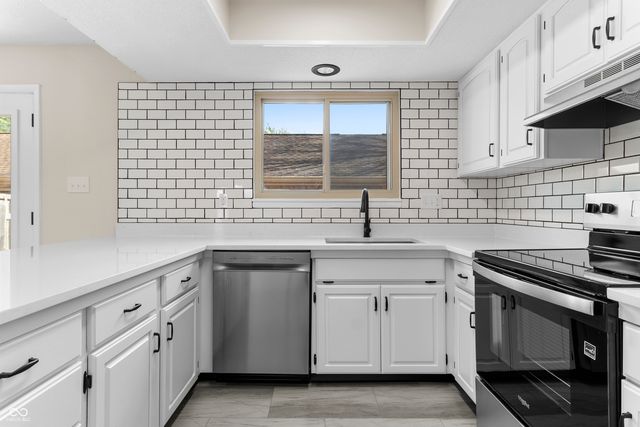 8104 Bromley Place, Indianapolis, IN 46219
