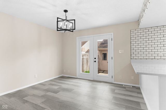 8104 Bromley Place, Indianapolis, IN 46219