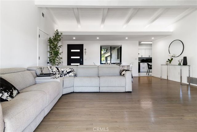 7839 Sausalito, West Hills, CA 91304