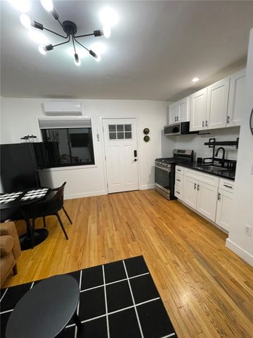 7839 Sausalito, West Hills, CA 91304