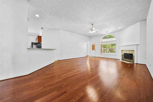 11 Griffin Hill Court, Spring, TX 77382