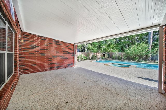 11 Griffin Hill Court, Spring, TX 77382