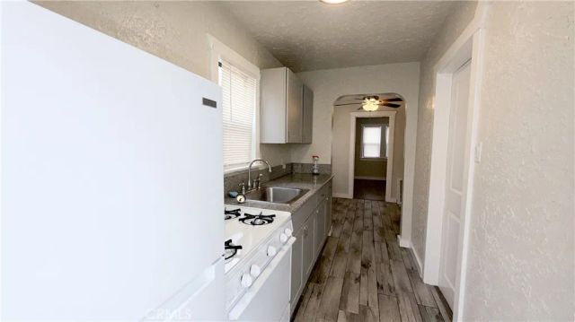 5023 Bakman Avenue 2, North Hollywood, CA 91601
