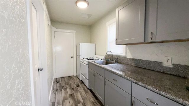 5023 Bakman Avenue 2, North Hollywood, CA 91601