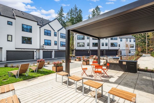 714 Newport Way NW, Issaquah, WA 98027