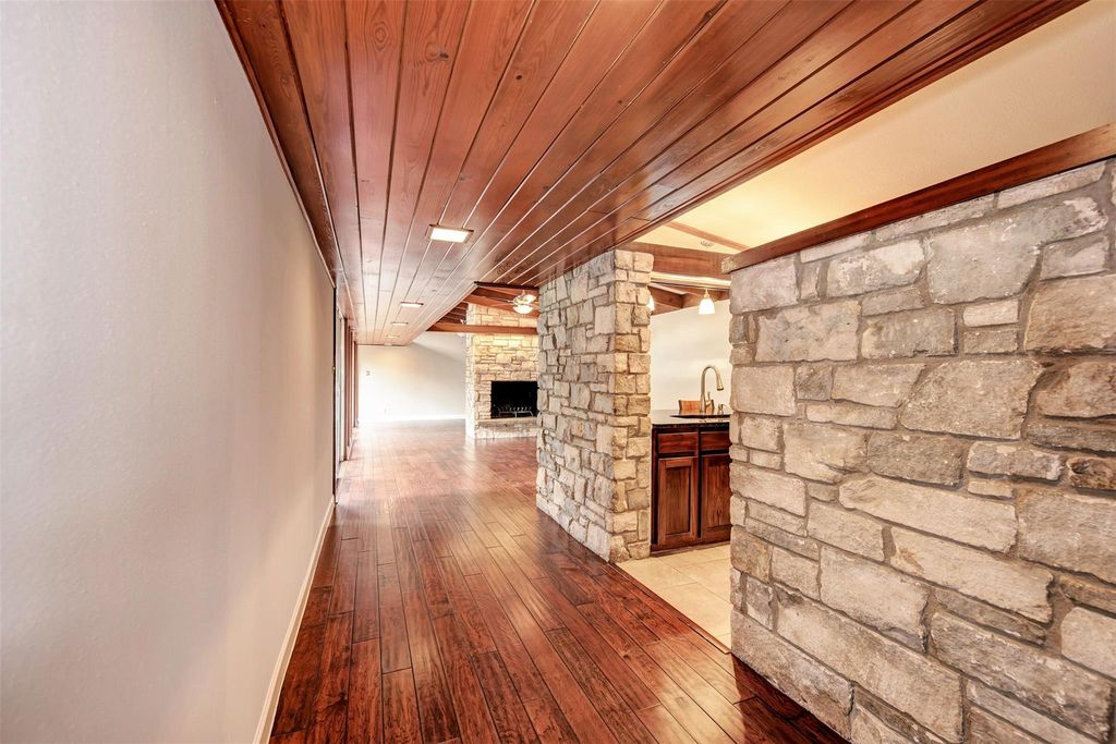 1615 Elmhurst DR, Austin, TX 78741