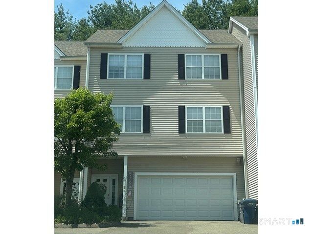 2720 State Street 15, Hamden, CT 06517