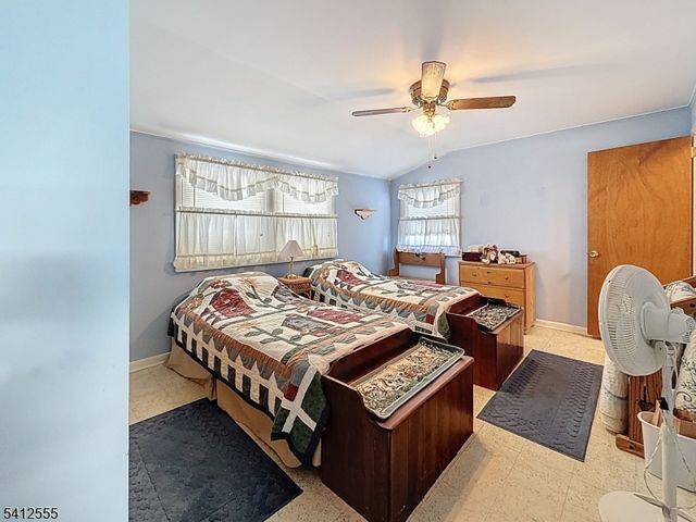 14 Ridge View Rd, Newton Town, NJ 07860