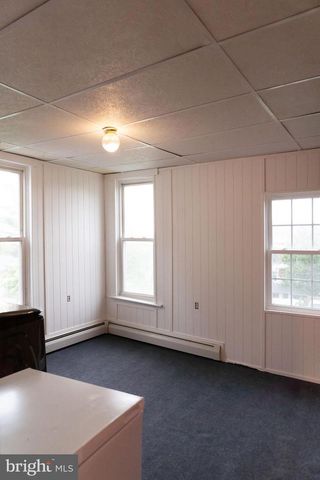 511 W BROADWAY, Red Lion, PA 17356