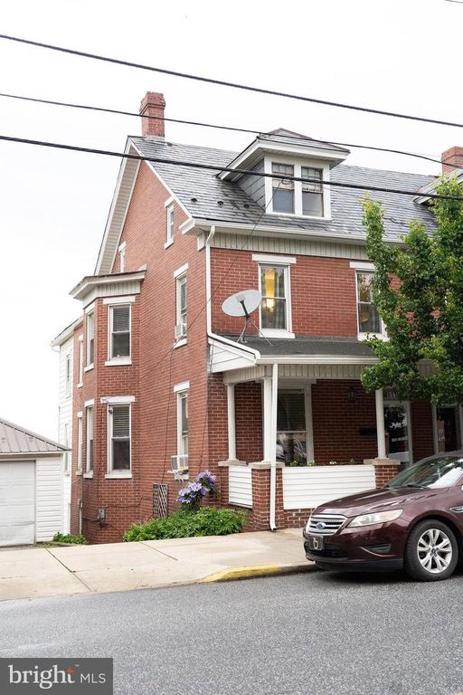 511 W BROADWAY, Red Lion, PA 17356