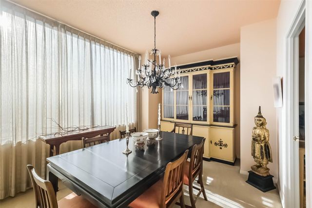 14 Greenway Plaza 21P, Houston, TX 77046