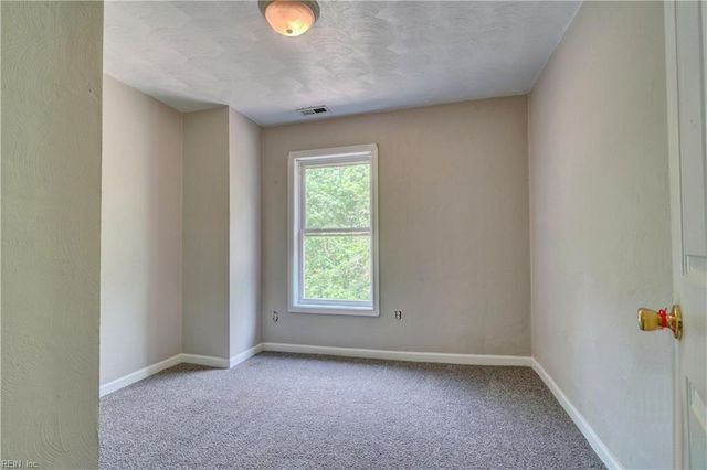2017 Wilroy RD, Suffolk, VA 23434