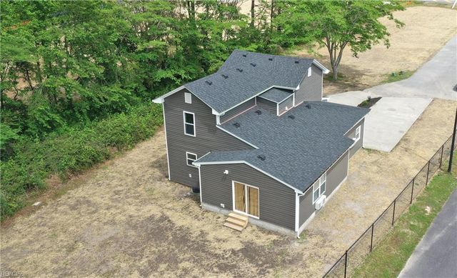 2017 Wilroy RD, Suffolk, VA 23434