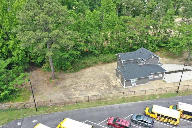 2017 Wilroy RD, Suffolk, VA 23434