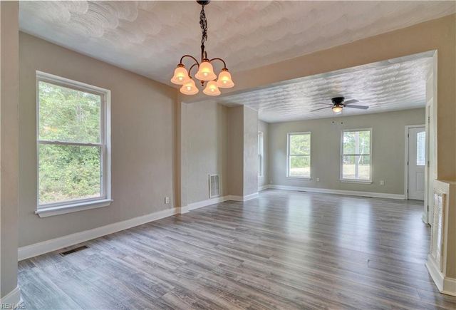 2017 Wilroy RD, Suffolk, VA 23434