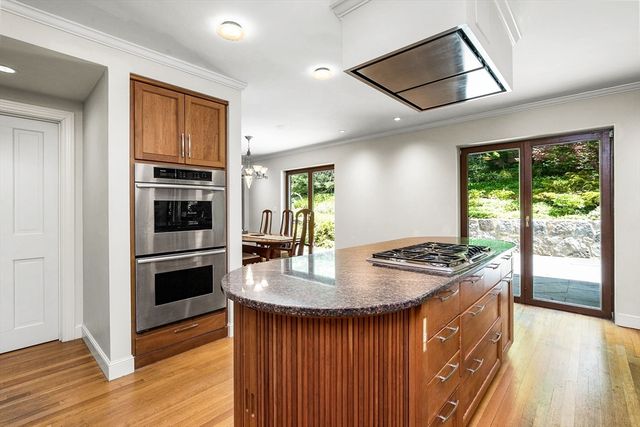 34 Lagrange St, Brookline, MA 02467