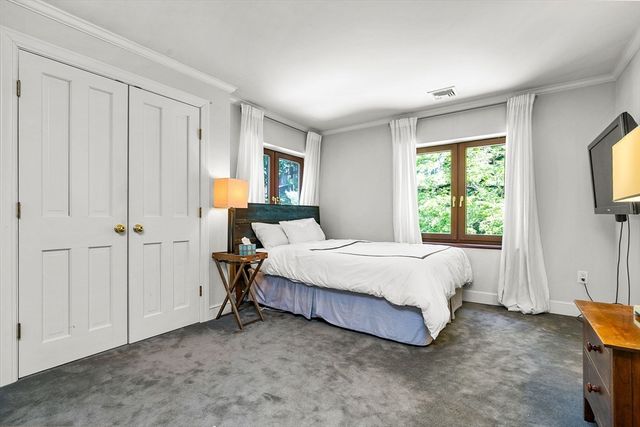 34 Lagrange St, Brookline, MA 02467