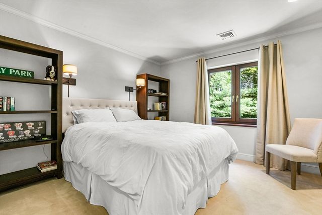 34 Lagrange St, Brookline, MA 02467