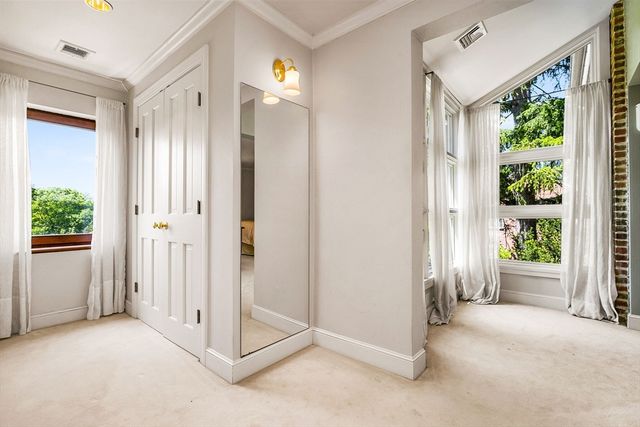 34 Lagrange St, Brookline, MA 02467