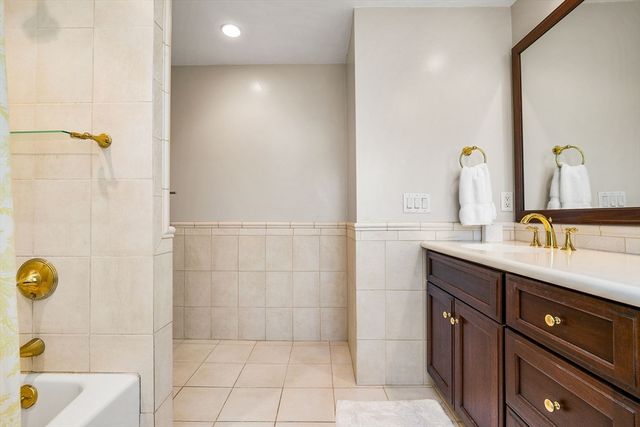 34 Lagrange St, Brookline, MA 02467