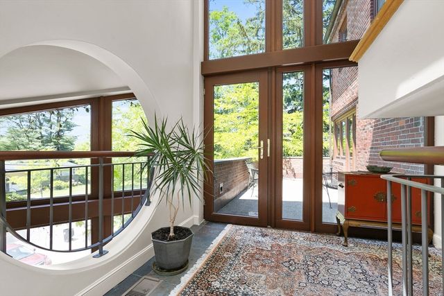 34 Lagrange St, Brookline, MA 02467