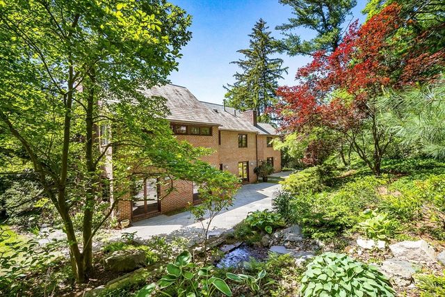 34 Lagrange St, Brookline, MA 02467