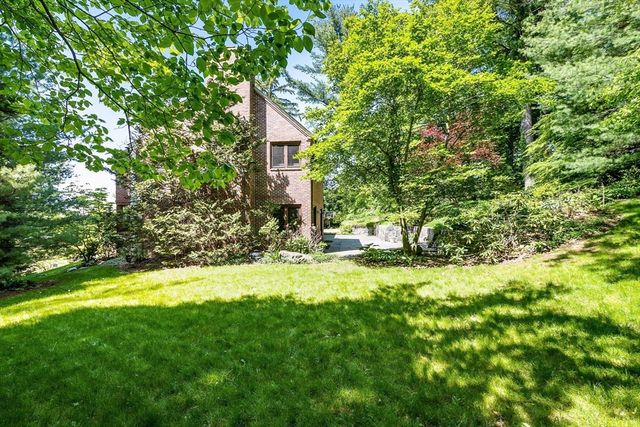 34 Lagrange St, Brookline, MA 02467