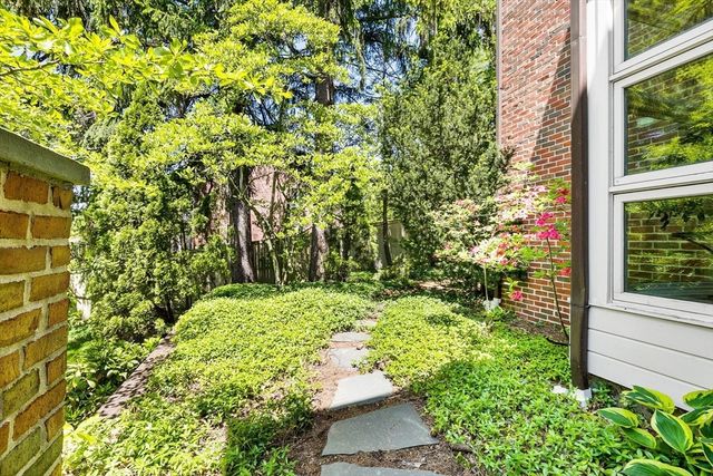 34 Lagrange St, Brookline, MA 02467