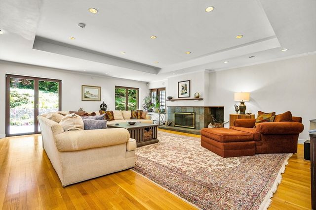 34 Lagrange St, Brookline, MA 02467
