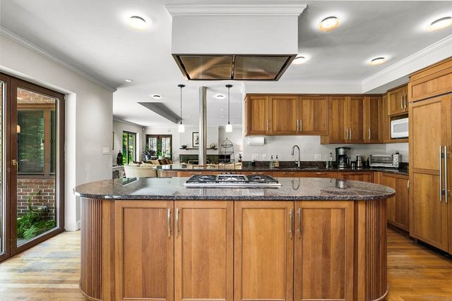 34 Lagrange St, Brookline, MA 02467