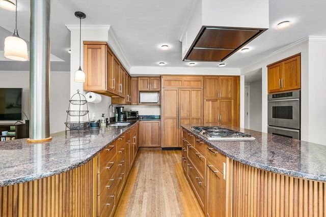 34 Lagrange St, Brookline, MA 02467