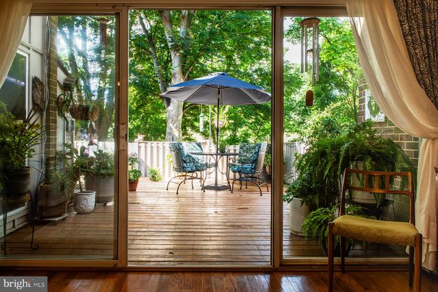 11480 LINKS DR, Reston, VA 20190