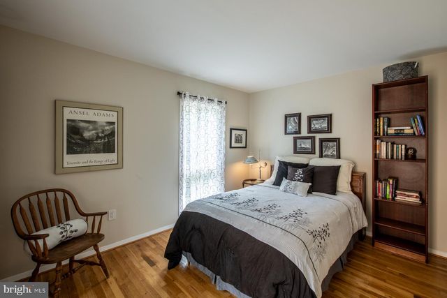11480 LINKS DR, Reston, VA 20190