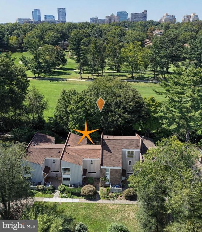 11480 LINKS DR, Reston, VA 20190