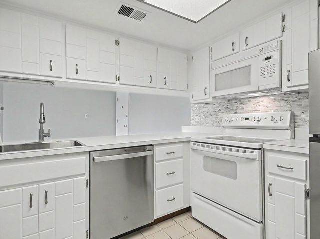 830 Elder Road 406, Homewood, IL 60430