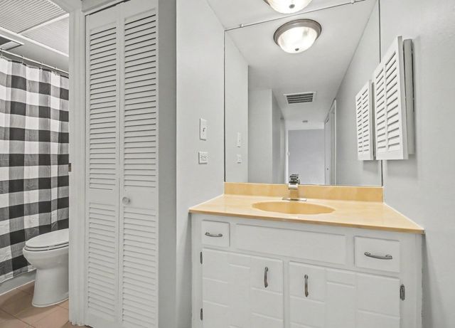 830 Elder Road 406, Homewood, IL 60430