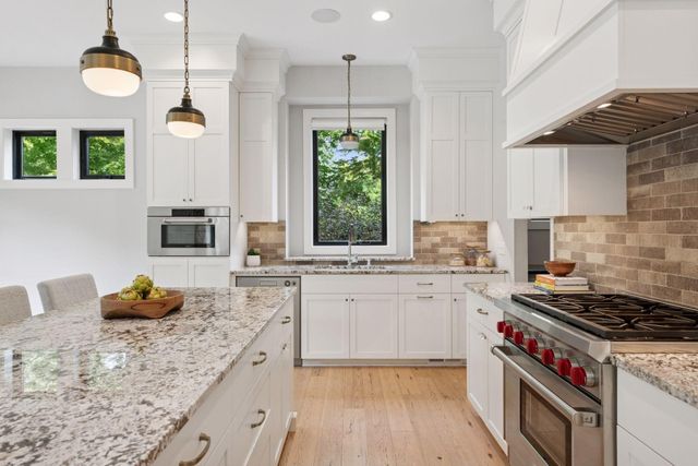 6808 Limerick Lane, Edina, MN 55439