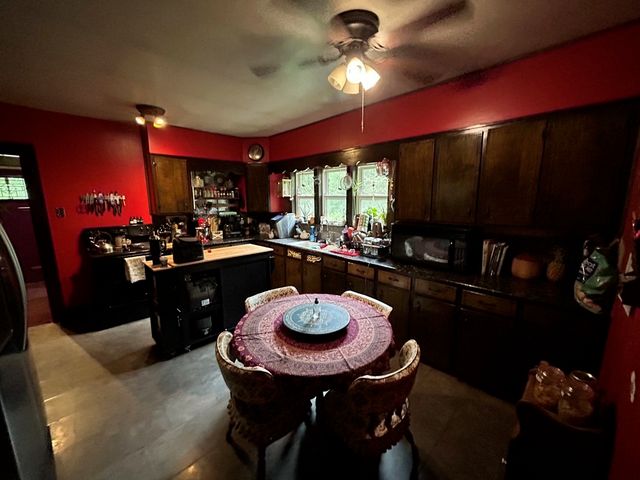 114 Lincoln St, Big Sandy, TN 38221
